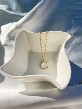 Crescent Moon Necklace Gold