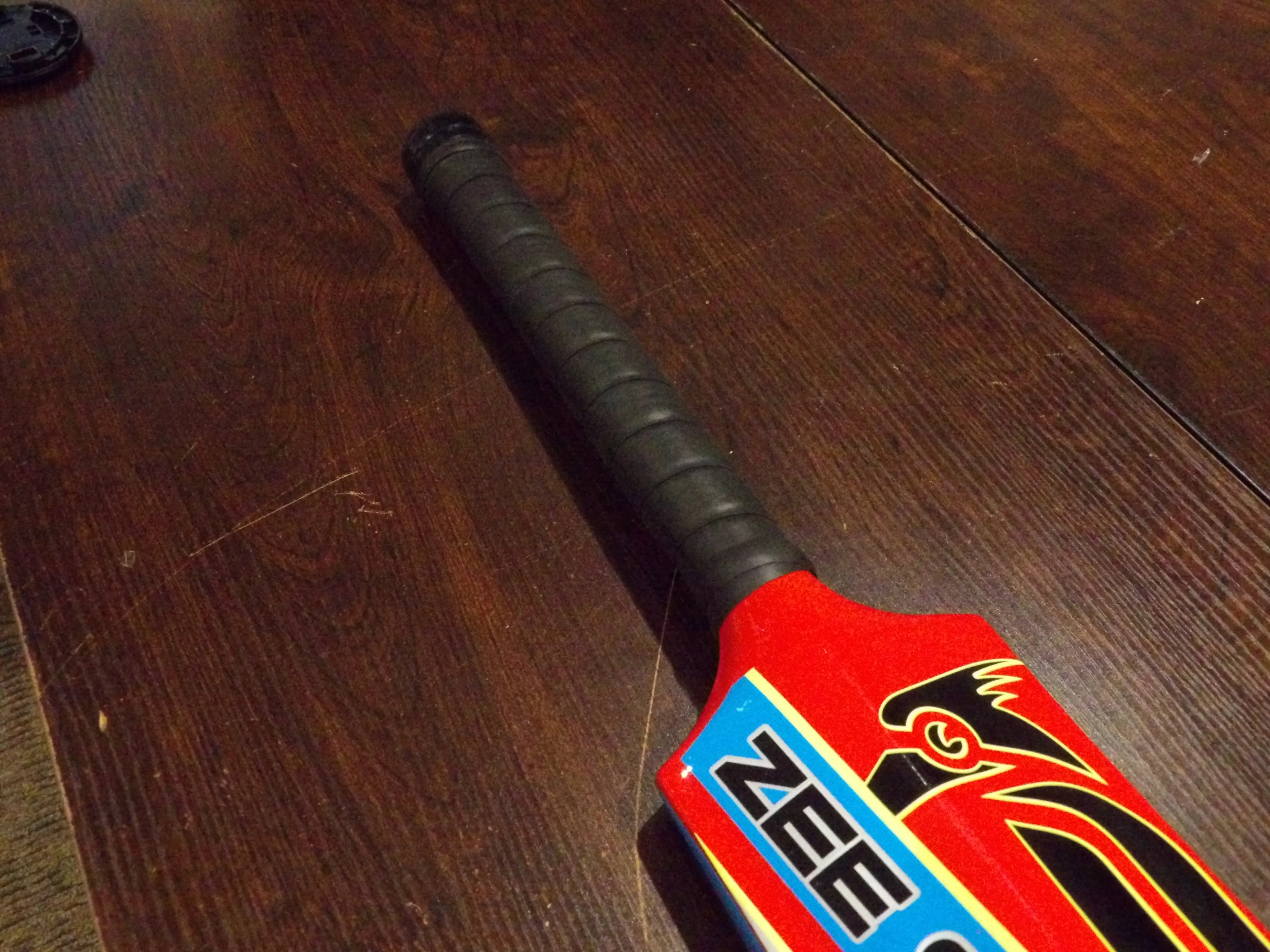 Zee Sports Cricket Bat Woodpecker Fiberglass Tennis Bat, Red